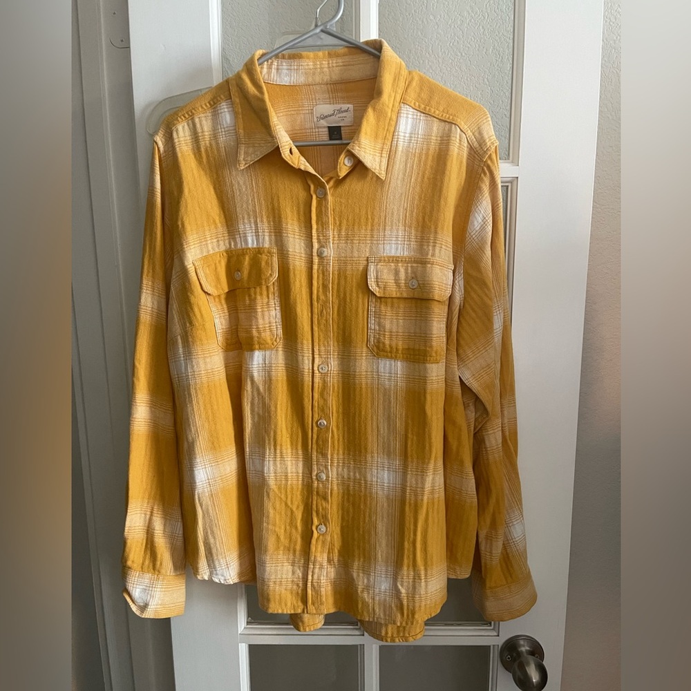 Universal Thread Yellow and White Lightweight Shirt Jacket